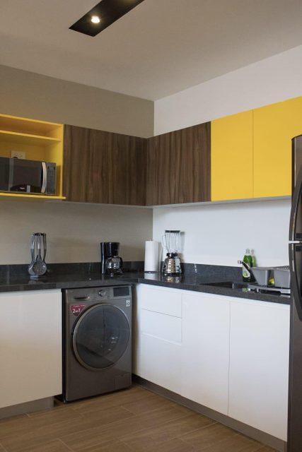 The Yellow Condo, Playa del Carmen